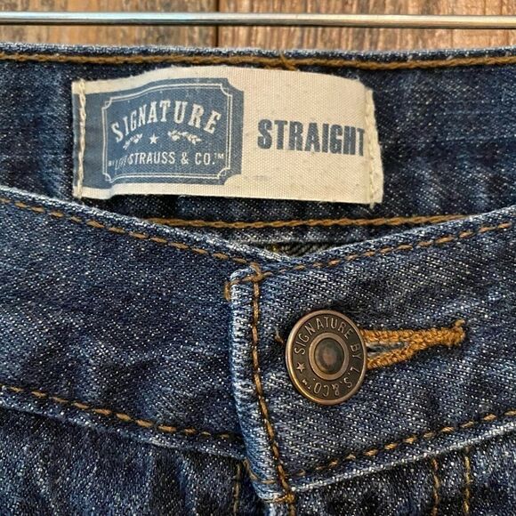 Levi’s Signature 36”* Blue Denim Faded Relaxed Straight Relaxed Jeans - Picture 4 of 6